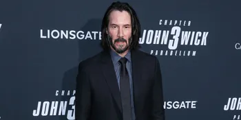 Keanu Reeves Tak Pernah Meletakkan Tangannya di Tubuh Wanita Ketika Foto Bersama