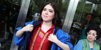 Kebut Sekolah, Tina Toonita Langsung Ambil S2