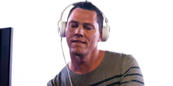 Kecanduan, DJ Tiesto Rindu Calvin Harris!