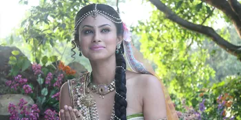 Kecelakaan Berdarah di Lokasi Syuting, Mouni Roy Dilarikan ke RS
