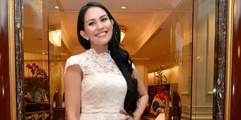 Kecelakaan, Kartika Putri Ditabrak & Tertimpa Mobil Anak Menteri