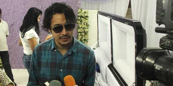 Kehadiran Sang Pacar Kuatkan Hati Ello