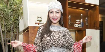 Kekasih Ultah, Bella Shofie Beri Kue Bertuliskan Kata Romantis