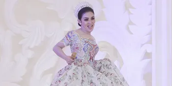 Kelakuan Saat Ketemu Kaca, Syahrini: Apakah Sudah Terpampang Nyata?