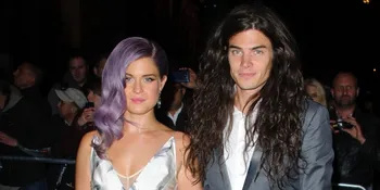 Kelly Osbourne - Matthew Mosshart Resmi Tunangan!