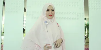 Keluar Rumah, Lyra Virna Selalu Pakai 'Bodyguard'