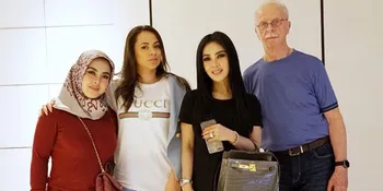 Kembali Bongkar Aib, Ayah Angkat Syahrini Posting 'Wanita Beragenda' Kangen Bobo Bareng di Pesawat