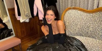 Kembali Ke Dunia Model, Kylie Jenner Melenggang Cantik di Catwalk Disney Paris