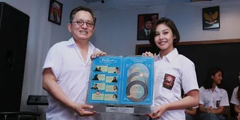 Kembali Ukir Prestasi, Album Dilan Cetak 3 Platinum Awards