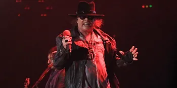 Kembaran Slash Muncul di Konser Guns N Roses!