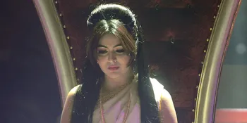 Kena Spondylosis, Shafaq Naaz Harus Fiosterapi Setiap Hari