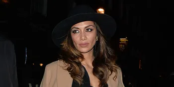 Kenakan Dress Mini Ketat, Nicole Scherzinger Tampil Menggoda