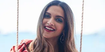 Kenakan Dress Ungu Transparan, Deepika Padukone Hot di Cannes '17