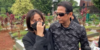 Kenang Memori Masa Kecil Vanessa Angel, Doddy Sudrajat Datangi Makam Mendiang Sang Putri