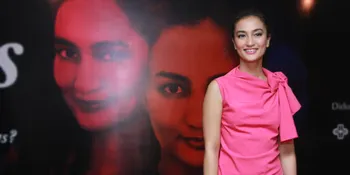 Kenapa Atiqah Hasiholan Belajar Jadi Orang Karo?