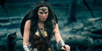 Kenapa 'WONDER WOMAN' Tak Memakai Rating R? Ini Alasannya