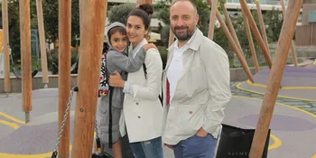 Kencan Manis Halit Ergenc dan Putranya, Hangat Bikin Iri