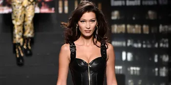 Kencan Romantis, Bella Hadid &#38; The Weeknd Gandengan Mesra di Depan Publik