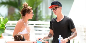Kencan Seru di Pantai, Justin Bieber - Hailey Baldwin Makin Intim