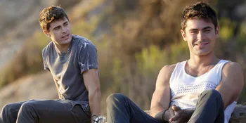 Kencan Seru, Zac Efron dan Pacarnya Dandan Matching