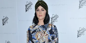 Kendarai Sepeda, Katy Perry Malah Pamerkan Dalamannya