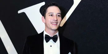 Kenzou Sudah Sekolah, Ini Kata Mike Lewis Soal Rapor Sang Anak