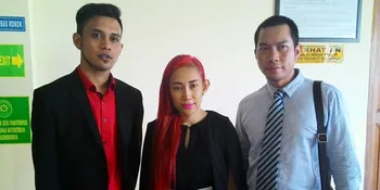 Keponakan Dihamili, Dewi Sanca Lapor Polisi & Jalani Persidangan