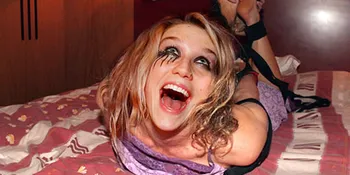 Kesha, Dari Waitress Hingga Popstar!