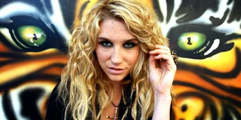 Kesha Pernah Bercinta Dengan Hantu