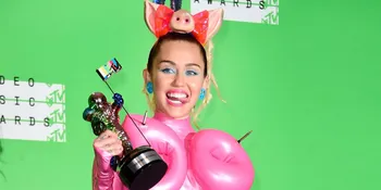 Ketemu Calon Mertua, Miley Cyrus &#38; Liam Hemsworth Makin Serius?