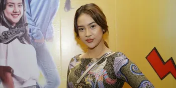 Ketika Anya Geraldine Kenakan Hijab, Cantik Bikin Hati Adem