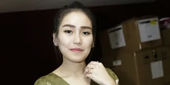 Ketika Ayu Ting Ting Kembaran Baju Dengan Kate Middleton & Shandy Aulia, Sama Cantik