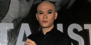 Ketika Deddy Corbuzier Bernyanyi