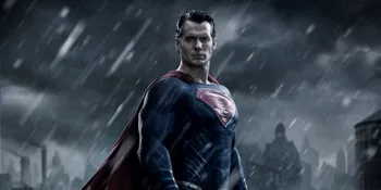 Ketika Superman Menghadapi Dinginnya Air Es