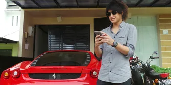 Kevin Aprilio Buktikan Bisa Nyetir di Jalan Sempit Tanpa Terjepit