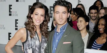 Kevin Jonas Umumkan Jenis Kelamin Anaknya