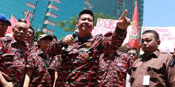 Ki Kusumo Bedah Rumah Nenek Lumpuh di Karawang