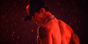 Kim Hyun Joong Beradegan Mesra di Music Video Your Story