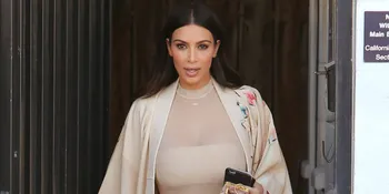 Kim Kardashian Nekat Topless &#38; Bugil di Photoshoot Terbaru
