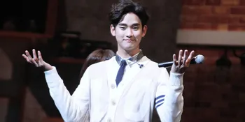 Kim Soo Hyun Rela Kedinginan Demi 'Ice Bucket Challenge'