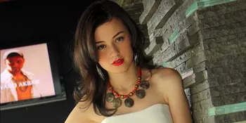 Kimberly Ryder Pilih Tanning Dengan Spray