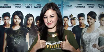 Kimberly Ryder Terkesan Adegan Berdesakan Dalam Mobil