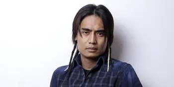 Kisah Charly Van Houten Dengan Teman Kecilnya Yang Penjual Siomay