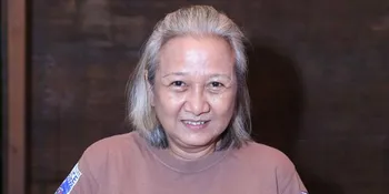 Kisah Haru Yati Surachman, Rawat Sang Ibu Yang Terbaring Lemah Selama 2 Tahun