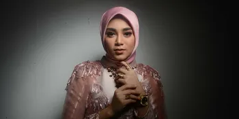 [Kisah] Uyaina Arshad, Host Cantik DAA4 yang Yatim Dari Kecil