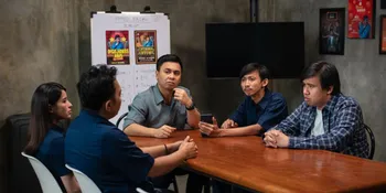 Kisahkan Kehidupan Para Komika, Raditya Dika Rilis Serial Terbaru Berjudul 'KOMEDI KACAU'