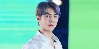 Kocak! Bukannya Tanda Tangan, Sehun EXO Malah Beri Spidol Buat Fans