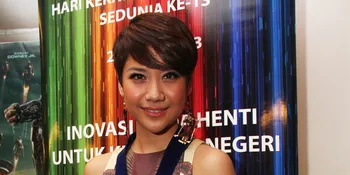 Kolaborasi Dhani, Rossa dan Bebi Antarkan Piala Untuk BCL di IMA 2013