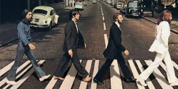 Koleksi Foto Berwarna The Beatles Dilelang Mulai Rp 231 Jutaan