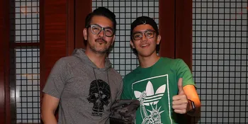 Kompak Ayah - Anak, Brandon dan Ferry Salim Lawan Asap Riau